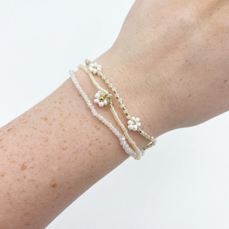 Beaded Daisy Bracelet Set